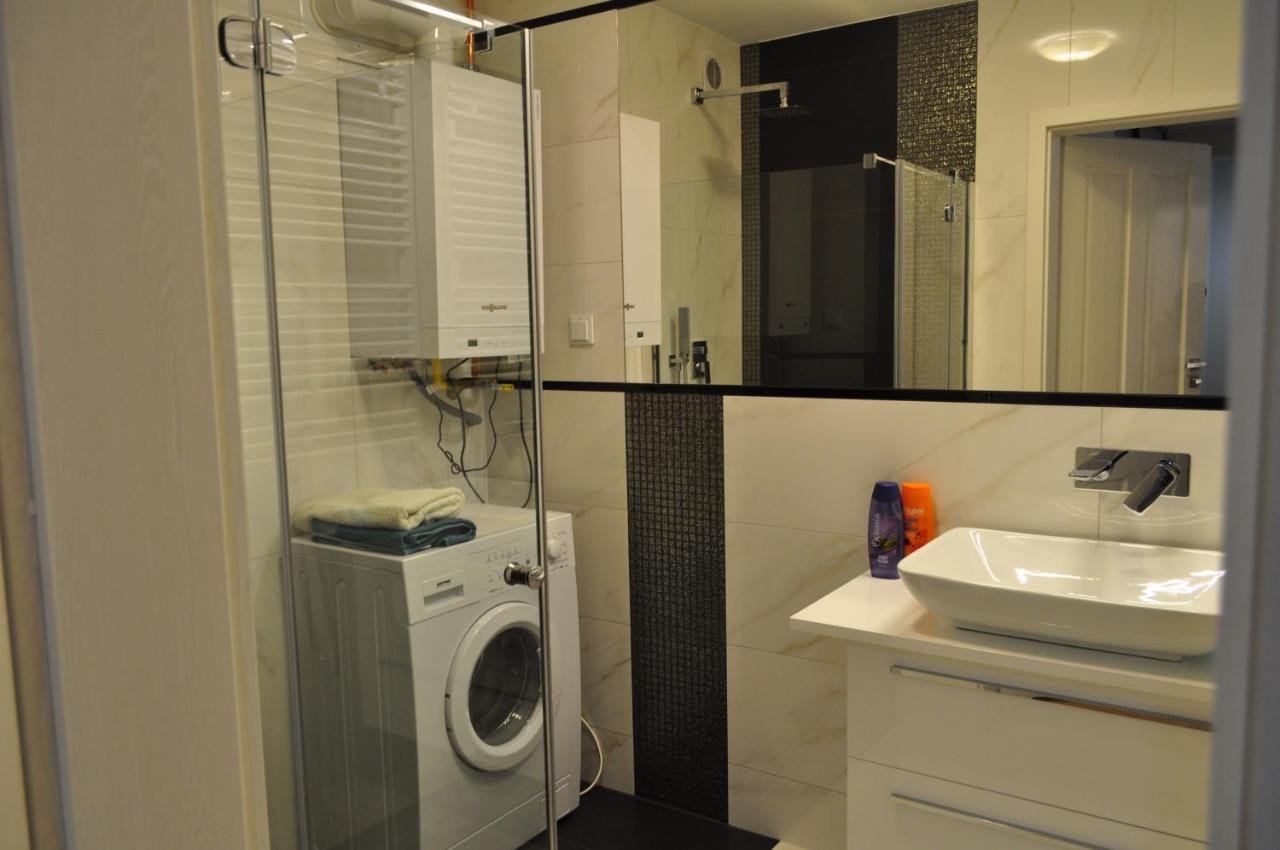 Apartament W Centrum Zielona Góra Exteriör bild